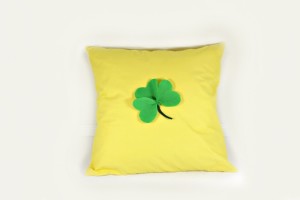 Free-clover-St-Patricks-day-DIY