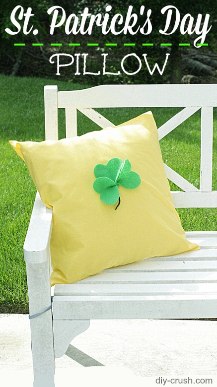 Make this cute St.Patrick's Day pillowc with shamrock. This DIY has downloadable templates for the clover and overs a picture tutorial to follow | DIY Crush