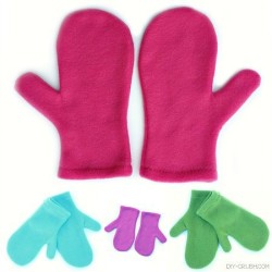 The easiest mittens you will ever sew. Free fleece mitten sewing pattern at DIY Crush