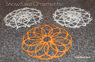 How To Make 3D Snowflake Ornaments