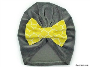 How to sew a cute bow. A picture tutorial at DIY Crush