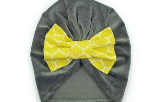 How to sew a cute bow. A picture tutorial at DIY Crush