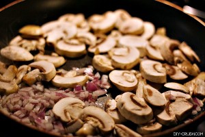 Mushroom Cheese Lasagna with Bertolli Riserva Sauce. This meatless dish is nothing shy of harty and satisfying. The quick prep time allows for more family time | DIY Crush