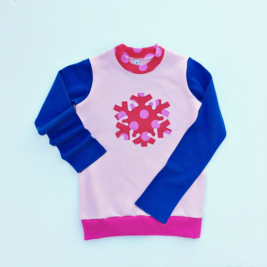 Snowflake Applique Shirt DIY with free snowflake template and shirt pattern | DIY Crush