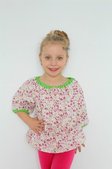Free Peasant Top Sewing Pattern. A reader submission | DIY Crush