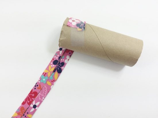 How To Make Continuous Bias Tape. A detailed tutorial of a great method that saves time, fabric and headache | DIY Crush