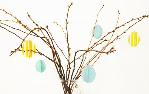 How to make 3D Easter eggs. A fun tutorial submission at DIY Crush