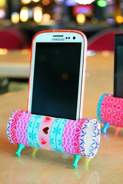 Toilet Paper Roll Phone Holder DIY Crush