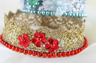 Lace Crown DIY. Create amazing photo props or accessories to wear for birthday parties or dress up! Check it out at DIY Crush