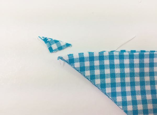 Pom Pom Kerchief Tutorial