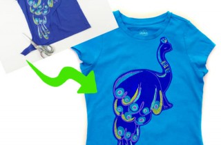 Salvaging her favorite t-shirt. A free tutorial at DIY Crush