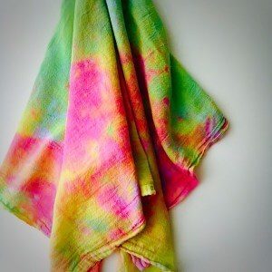How to tie dye dishtowels