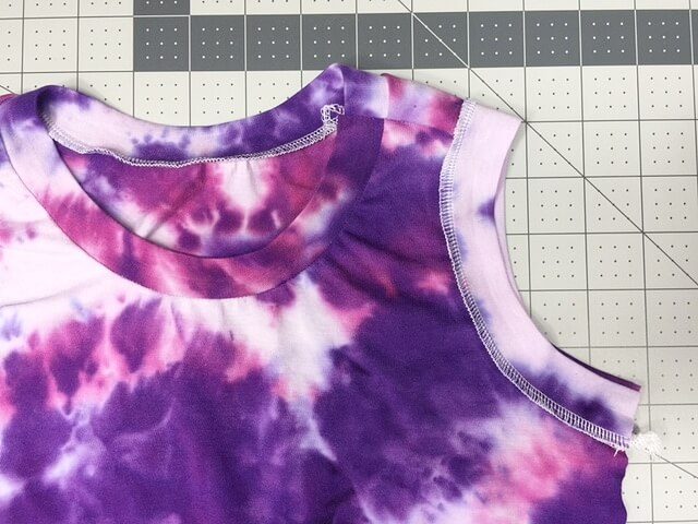 Knit tank dress pattern review with armhole binding tutorial | DIY Crush