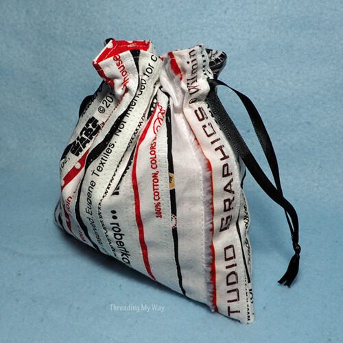 Sew a pretty selvedge drawstring bag with this drawstring bag pattern | DIY Crush