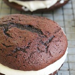 Chocolate Whoopie Pies With Marshmallow Filling