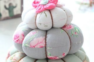 Pumpkin pincushion tutorial. Sew an adorable pumpkin to hold your straight pins.