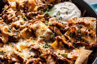 BBQ Chicken Skillet Nachos. tailgaiting nachos, chicken nachos, bbq nachos