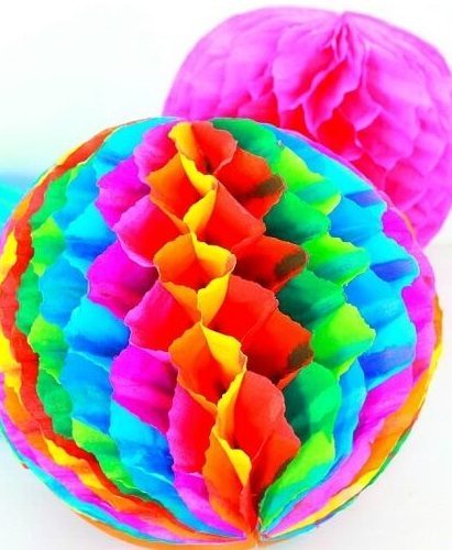 DIY honeycomb pom poms tutorial. Great for fun party decorations and much more.