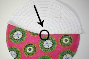 Free round pillow sewing pattern.