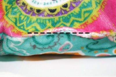 Free round pillow sewing pattern.