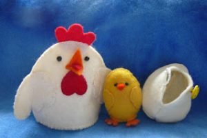 Free chicken and egg sewing pattern