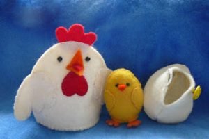 Free chicken and egg sewing pattern